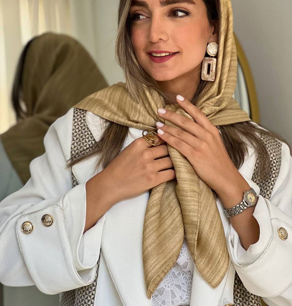 روسری تافته هندی طلایی