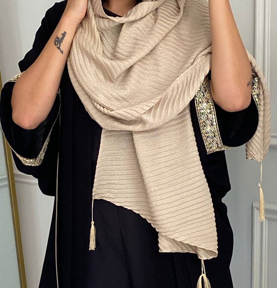 شال پليسه منگوله دار