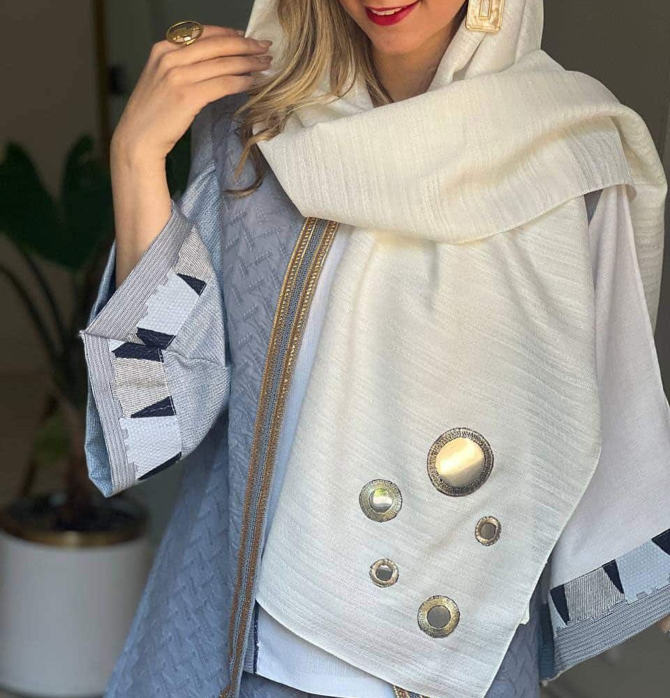 شال سفيد آينه