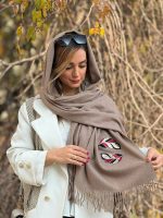شال بریتان موشی با اکسسوری دو برگ - Image 2