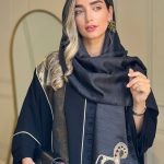 شال تافته مشکی با اکسسوری اسب چوبی