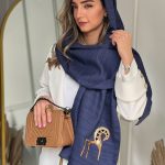 شال تافته با اکسسوری اسب چوبی