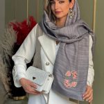 شال تافته طوسي با اكسسوري ماهي