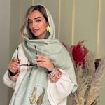 شال تافته سبز تيفاني با اكسسوري بال