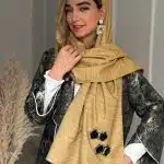 شال تافته طلایی با اکسسوری پاپیون